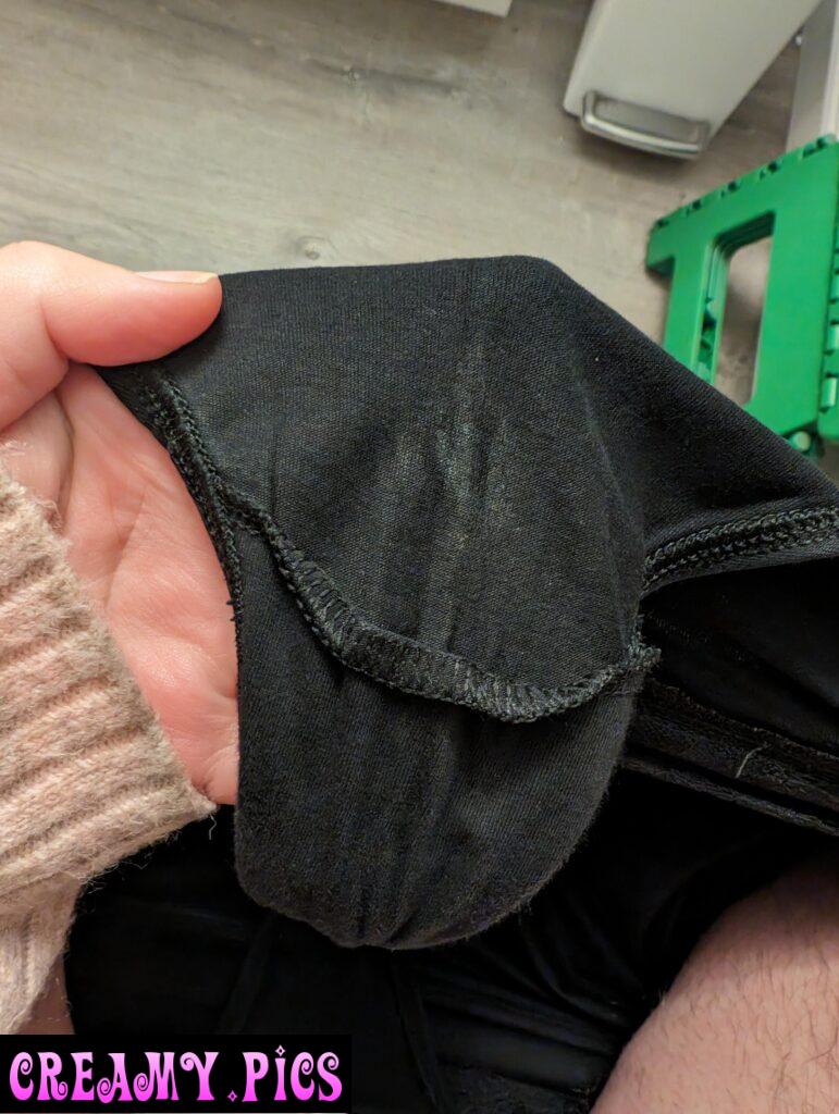 Made a mess in my panties 🥴