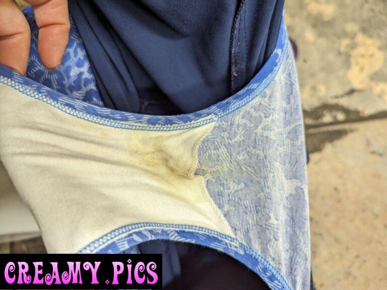 2 days no shower, 1 no wipe pee, and light sweat so far. Starting to smell good! ;)