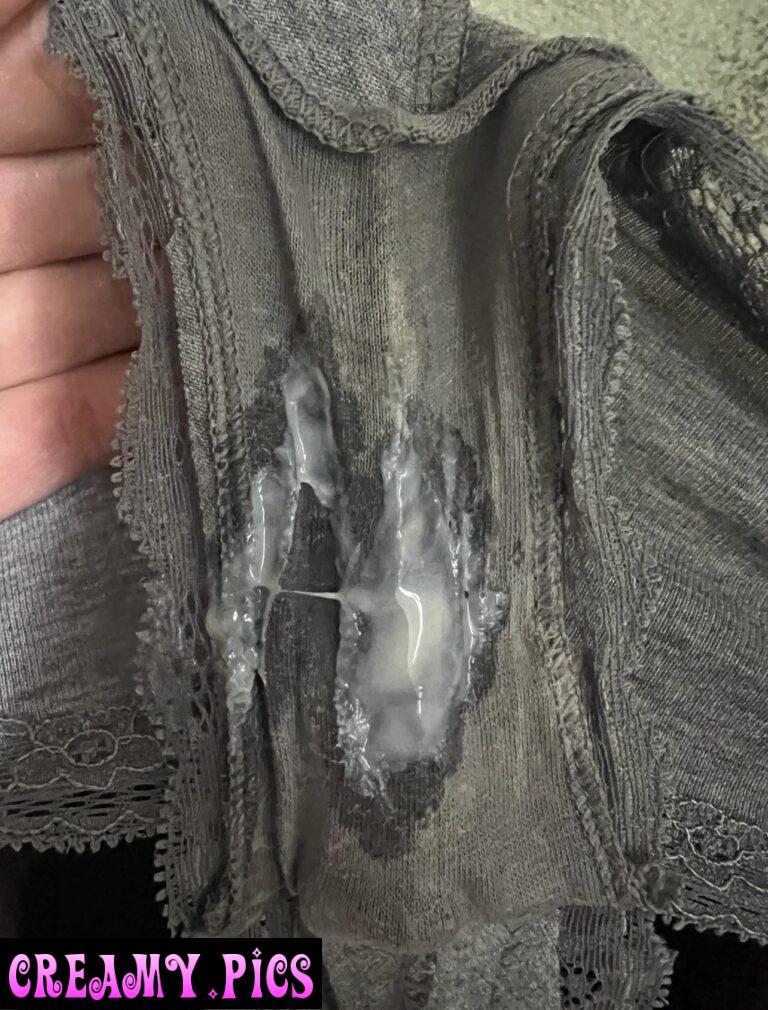 Who’s gonna be the lucky one to lick it off😉