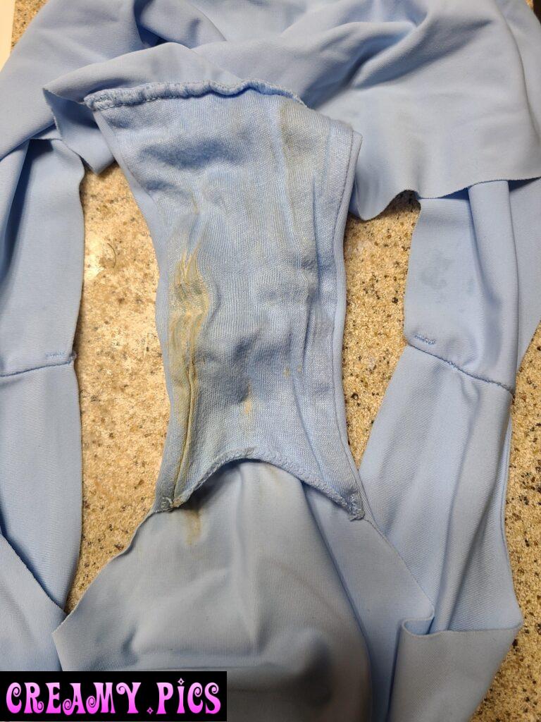 Hot days always make a smelly dirty pair of panties!
